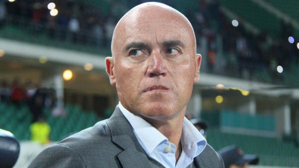 Neil Tovey endorses Miguel Gamondi for the Kaizer Chiefs coaching position and suggests himself as Gamondi’s assistant.